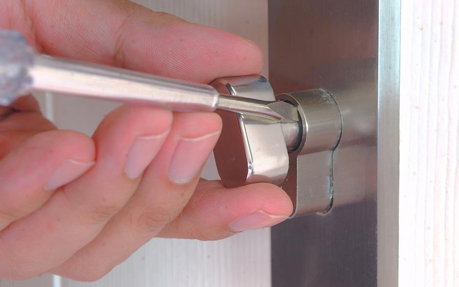 porte claquée clef l'intérieur Buc